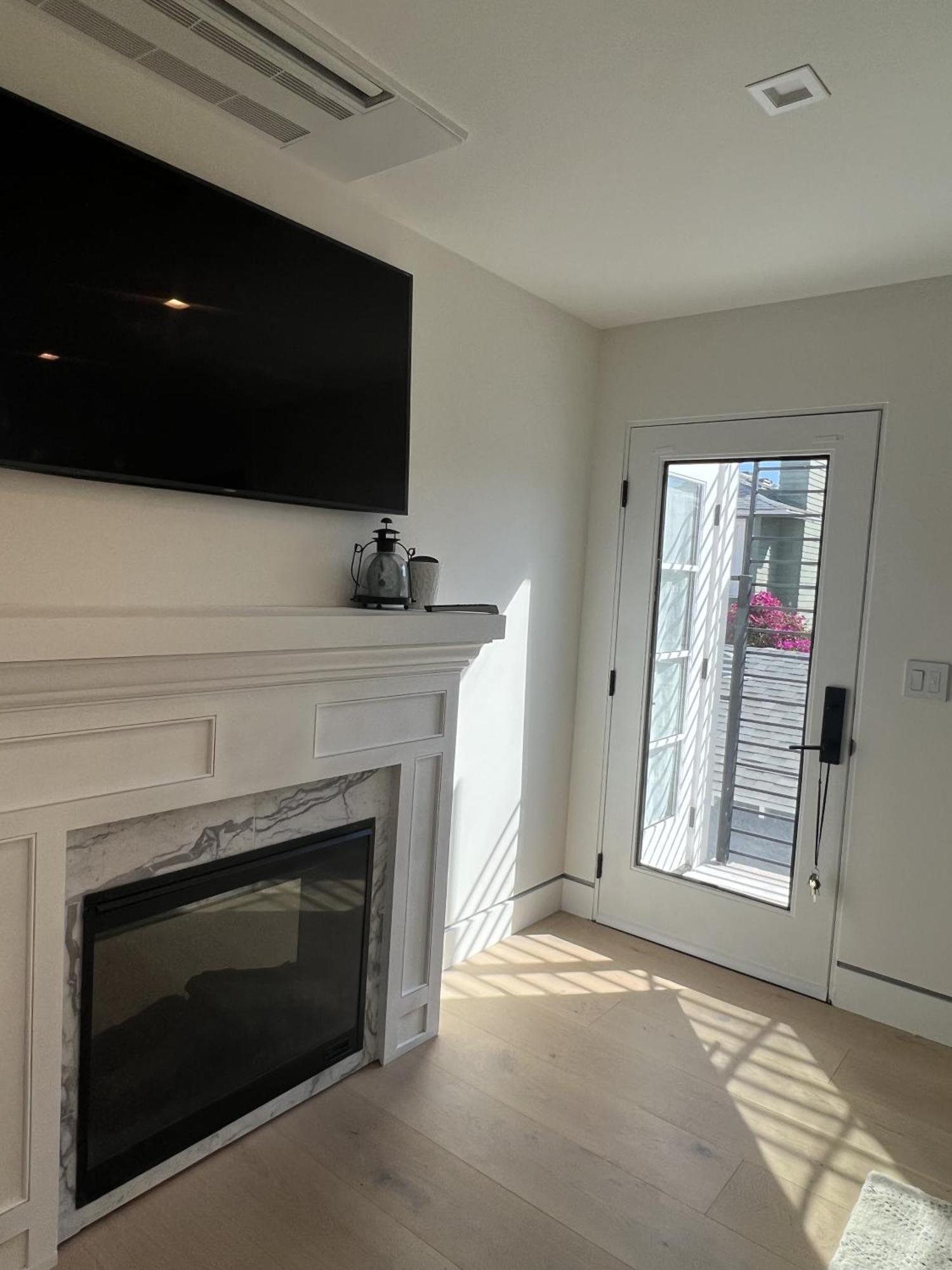 Contemporary Guest Studio With Roof-Top Deck Walk To Santa Monica Beach Exterior photo