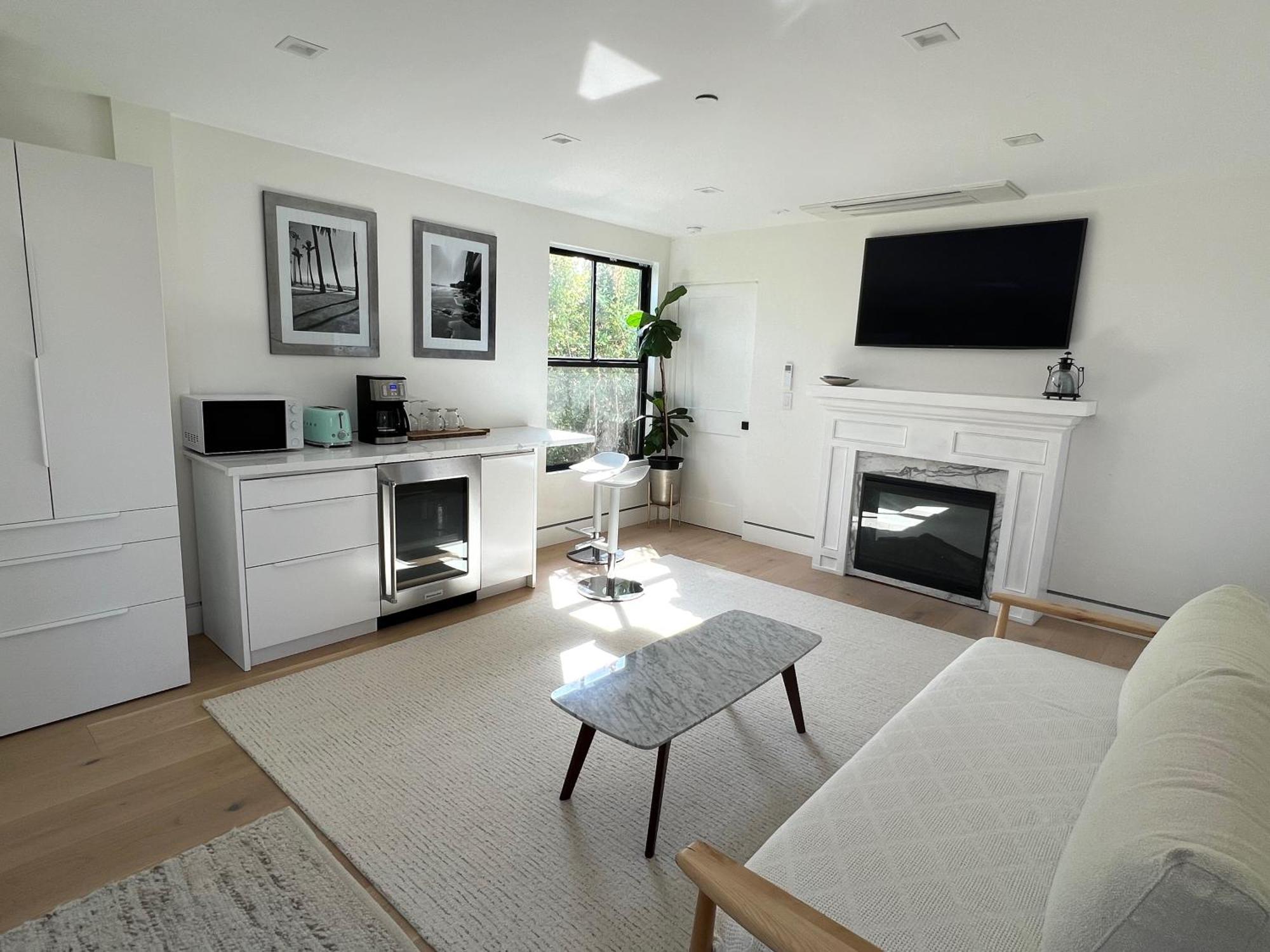 Contemporary Guest Studio With Roof-Top Deck Walk To Santa Monica Beach Exterior photo